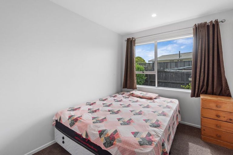 Photo of property in 2/11 Peckham Lane, Woolston, Christchurch, 8062
