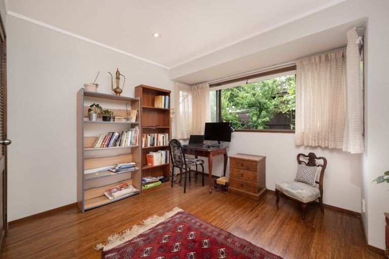 Photo of property in 10 Padfield Place, Sunnyhills, Auckland, 2010