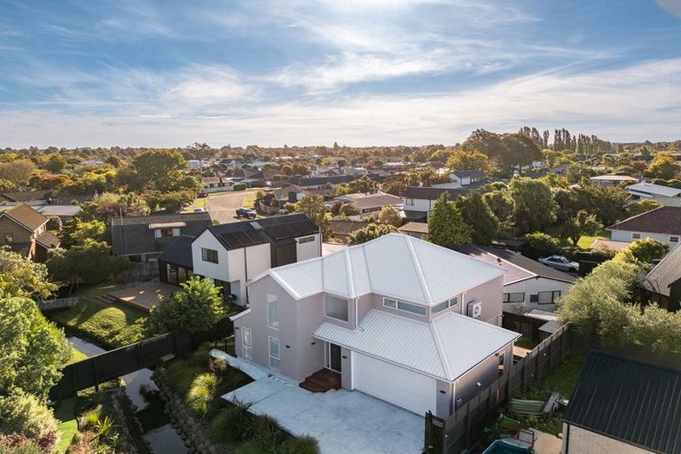 Photo of property in 2/179 Weston Road, St Albans, Christchurch, 8052