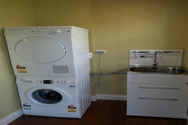 Photo of property in 18 Innes Road, St Albans, Christchurch, 8052