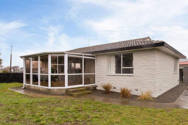 Photo of property in 15 Chadbury Street, Parklands, Christchurch, 8083