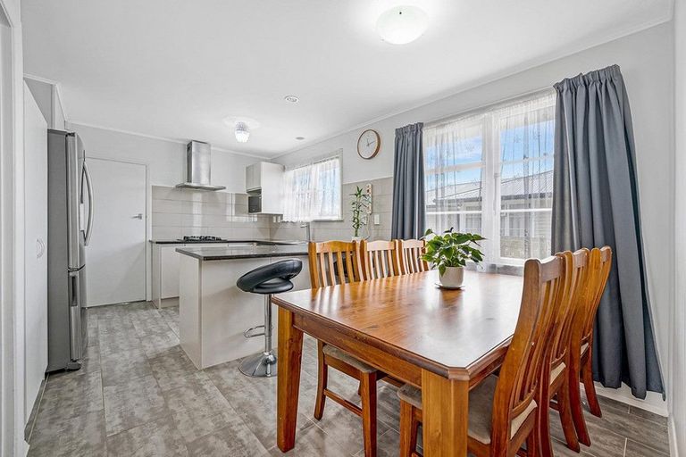 Photo of property in 25 Mcannalley Street, Manurewa East, Auckland, 2102