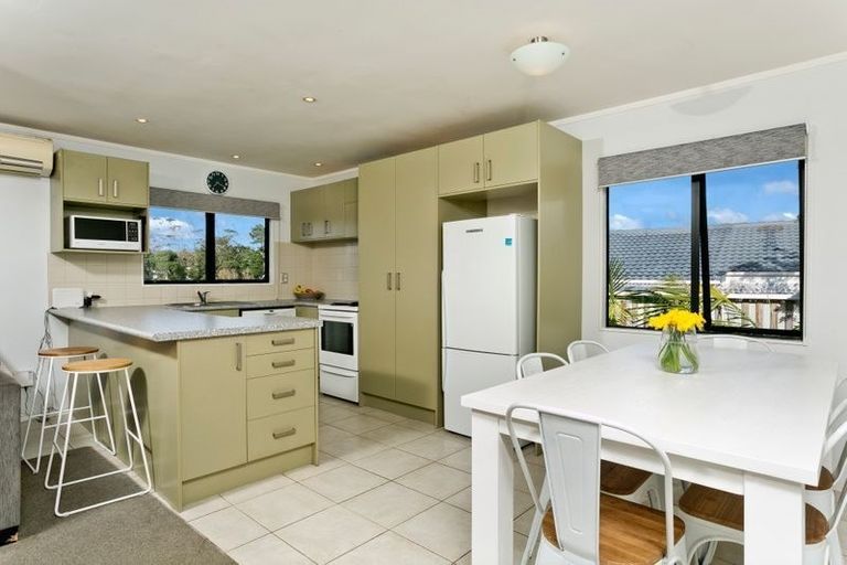 Photo of property in 44 Garton Drive, Massey, Auckland, 0614
