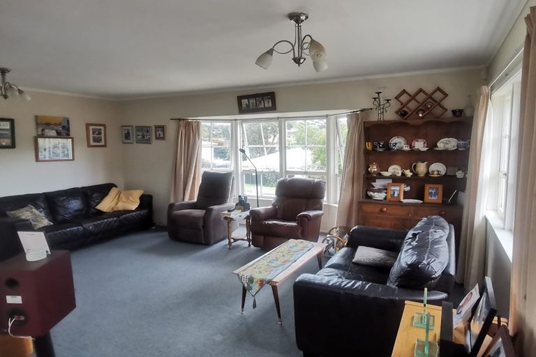 Photo of property in 1/14 Ellice Road, Totara Vale, Auckland, 0629