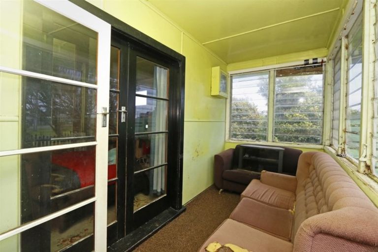 Photo of property in 74 Domett Street, Opunake, 4616