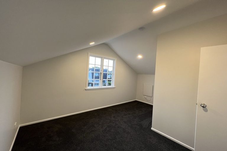 Photo of property in 1/28 Beach Road, Castor Bay, Auckland, 0620