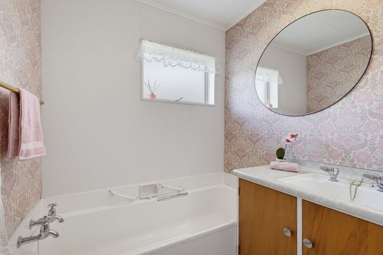 Photo of property in 13c Hussey Street, Waverley, 4510