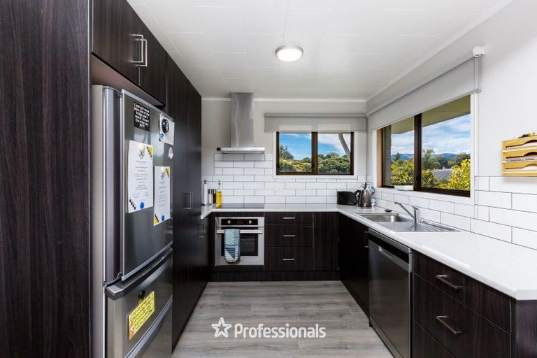 Photo of property in 1/4 Parera Grove, Heretaunga, Upper Hutt, 5018