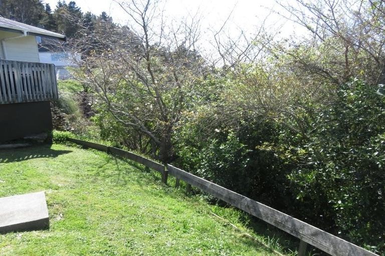 Photo of property in 4 Chastudon Place, Tawa, Wellington, 5028