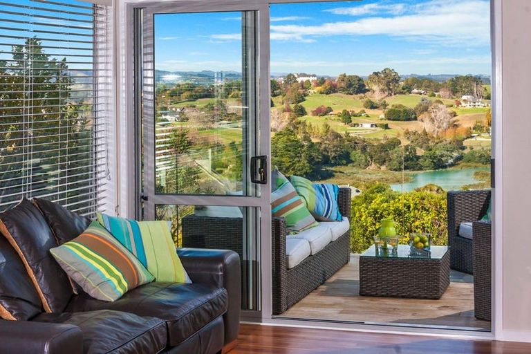 Photo of property in 121 Sandspit Road, Shelly Park, Auckland, 2014