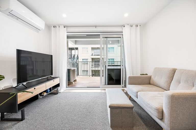 Photo of property in 105/28b Eileen Newey Place, Henderson, Auckland, 0612