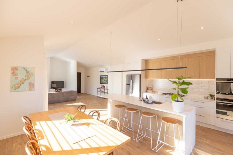 Photo of property in 29 Corriedale Road, Jacks Point, 9371