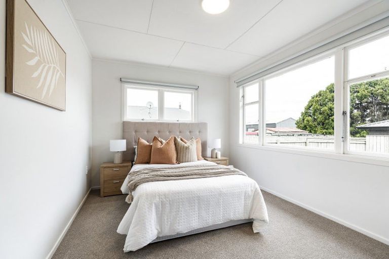 Photo of property in 44 Egmont Road, Waiwhakaiho, New Plymouth, 4312