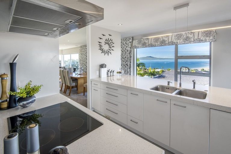 Photo of property in 62 Seaview Road, Castor Bay, Auckland, 0620
