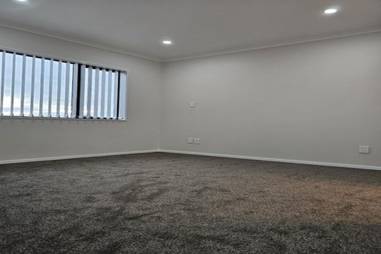 Photo of property in 83b Hutchinsons Road, Bucklands Beach, Auckland, 2014