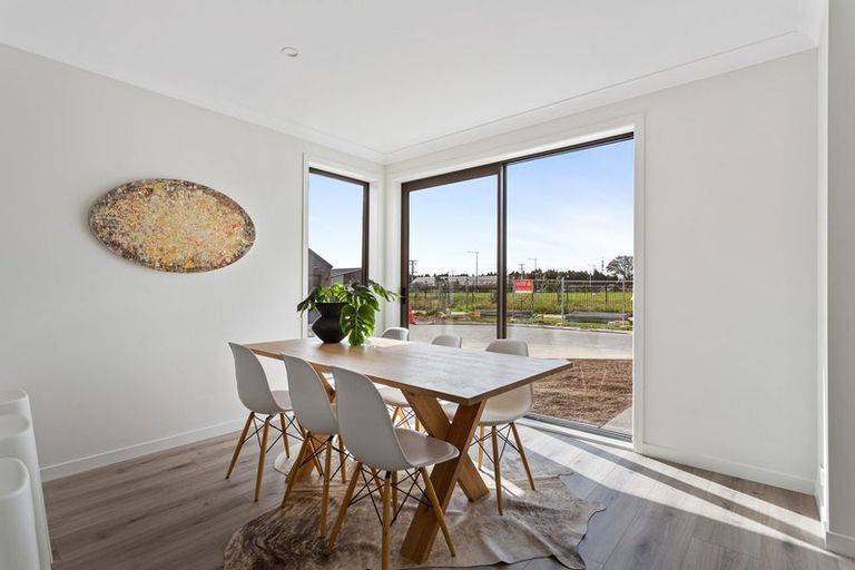 Photo of property in 6 Park Green Avenue, Rosehill, Papakura, 2113