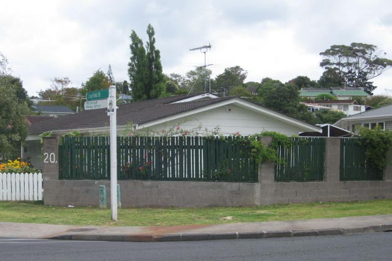 Photo of property in 1/20 Chartwell Avenue, Glenfield, Auckland, 0629