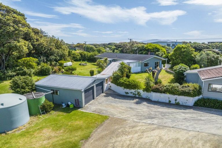 Photo of property in 49 Paetawa Road, Peka Peka, Waikanae, 5391