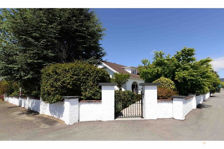Photo of property in 17 Rhodes Street, Waimate, 7924