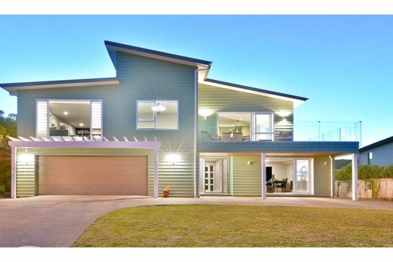 Photo of property in 12 Seaview Crescent, Hatfields Beach, Orewa, 0931