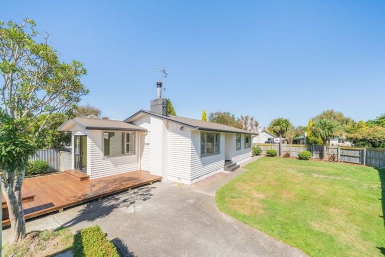Photo of property in 2 Croxley Place, Terrace End, Palmerston North, 4410