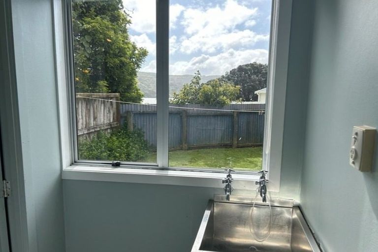 Photo of property in 10 Wallis Street, Raglan, 3225