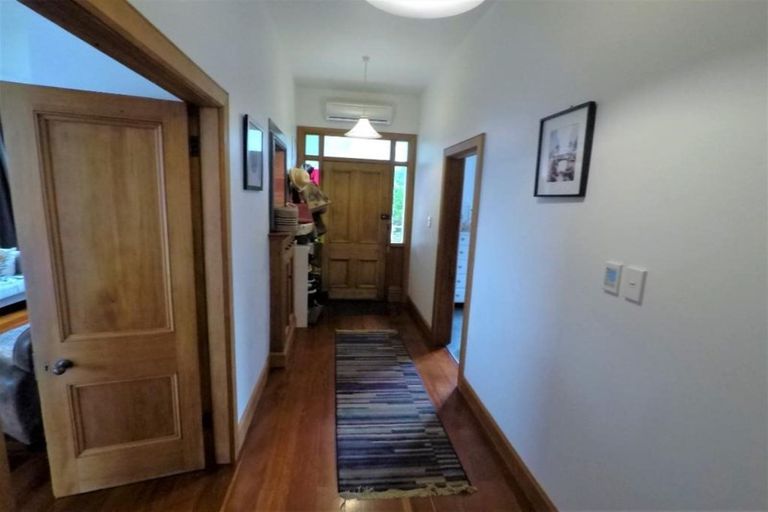 Photo of property in 33 Harland Street, Brooklyn, Wellington, 6021