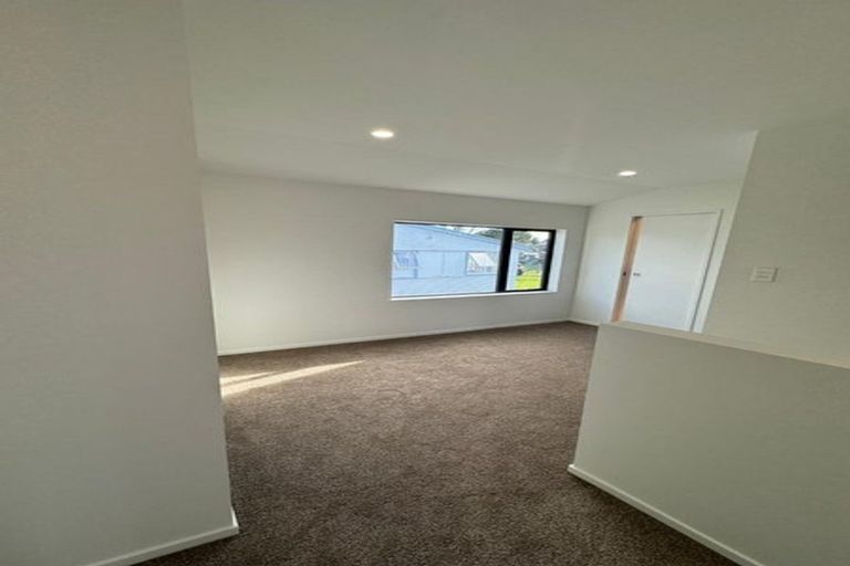 Photo of property in 73b Arimu Road, Papakura, 2110