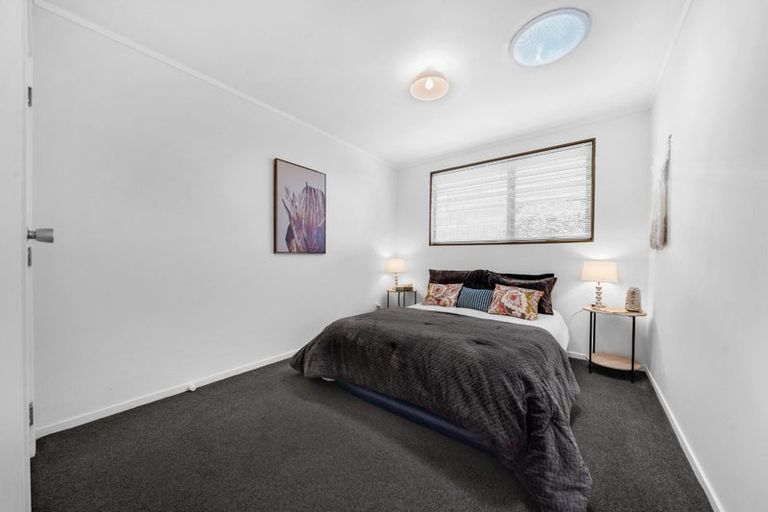 Photo of property in 1/52 Butterworth Drive, Glendene, Auckland, 0602