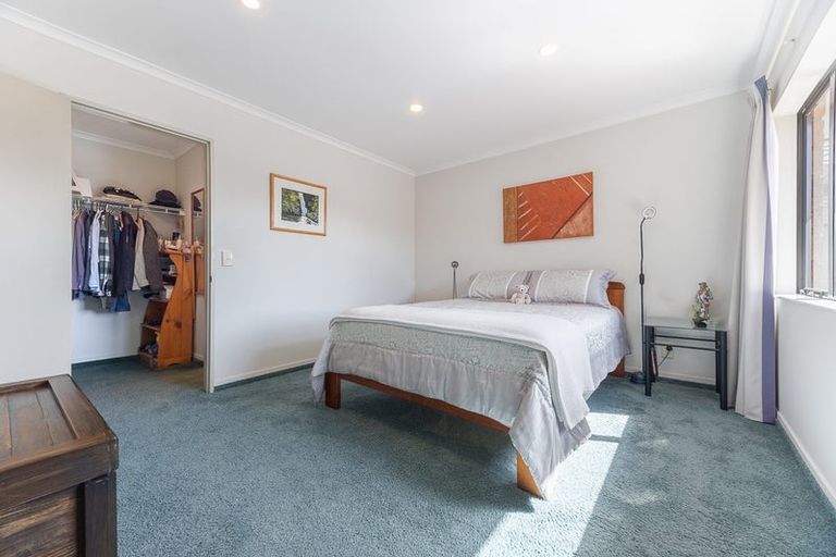 Photo of property in 2 Jeannie Way, Waikanae Beach, Waikanae, 5036