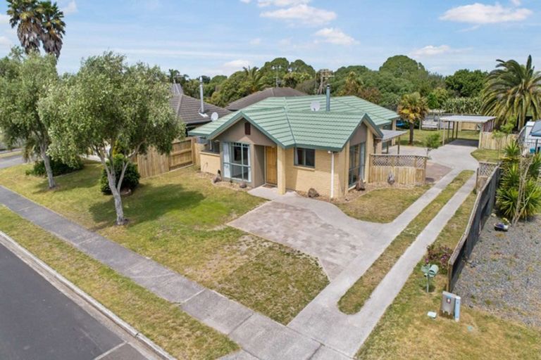 Photo of property in 27 Corinth Grove, Papamoa Beach, Papamoa, 3118