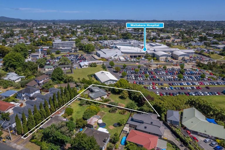 Photo of property in 68 Buscomb Avenue, Henderson, Auckland, 0610