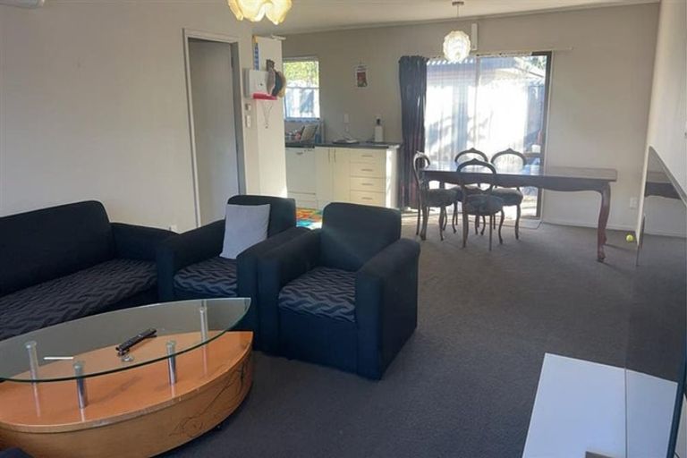 Photo of property in 2/44 Willis Road, Papakura, 2110