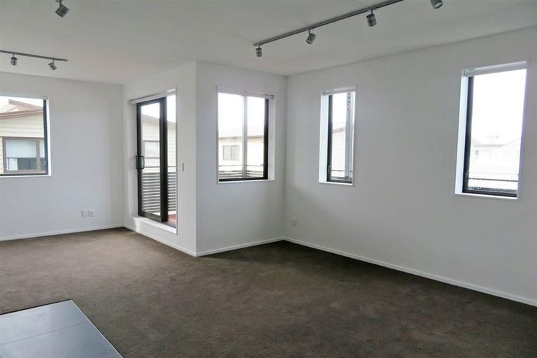 Photo of property in The Firemans Apartments, 214/321 Jackson Street, Petone, Lower Hutt, 5012