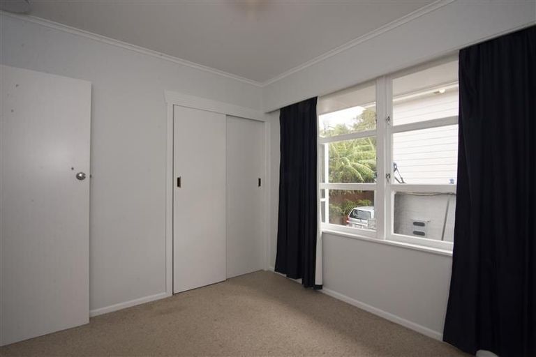 Photo of property in 6 Felgrove Street, Glendene, Auckland, 0602