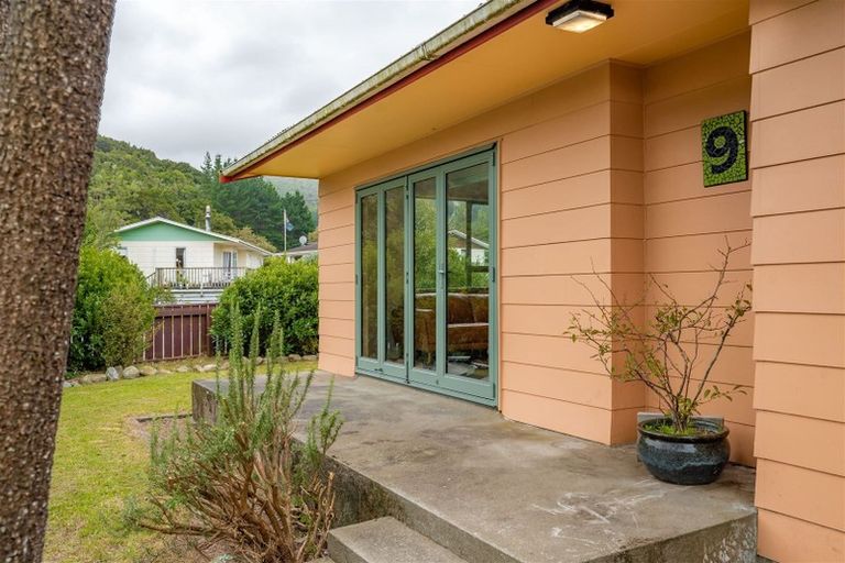 Photo of property in 9 Kowhai Grove, Featherston, 5710
