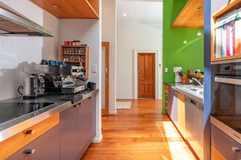 Photo of property in 15 Garfield Street, Brooklyn, Wellington, 6021