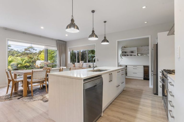Photo of property in 284e Schnapper Rock Road, Schnapper Rock, Auckland, 0632