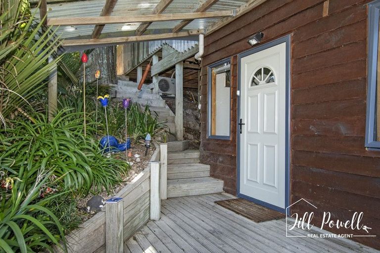 Photo of property in 36 Kilbraugh Street, Whakapirau, Maungaturoto, 0583