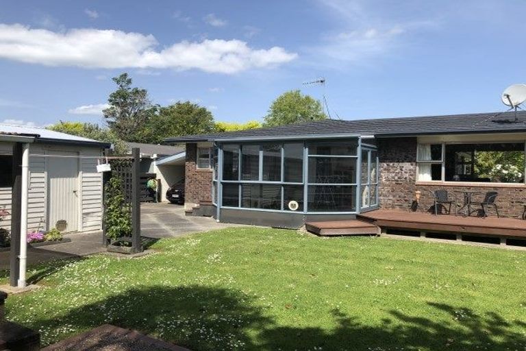 Photo of property in 60 John F Kennedy Drive, Milson, Palmerston North, 4414