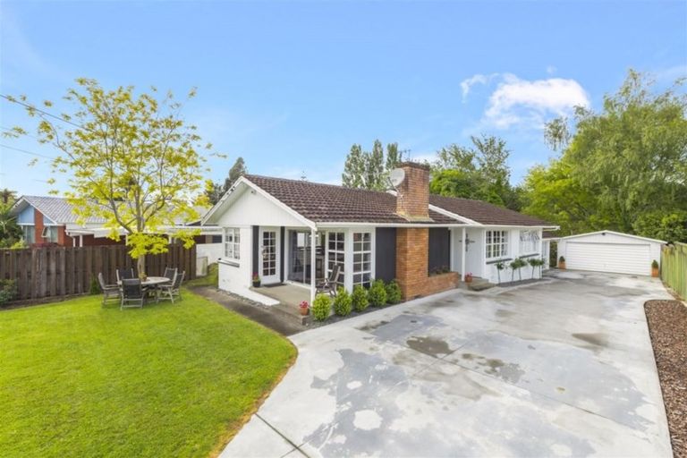 Photo of property in 6 Burwood Place, Silverdale, Hamilton, 3216