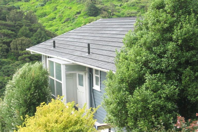 Photo of property in 16 Doris Gordon Crescent, Crofton Downs, Wellington, 6035