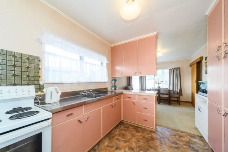 Photo of property in 38 Abraham Crescent, Milson, Palmerston North, 4414