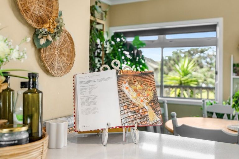 Photo of property in 34 Manaia Road, Tairua, 3508