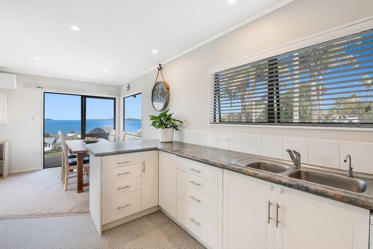 Photo of property in 39 Merehai Place, Snells Beach, 0920