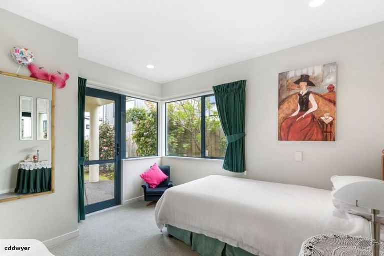 Photo of property in 2/9 Miri Road, Rothesay Bay, Auckland, 0630