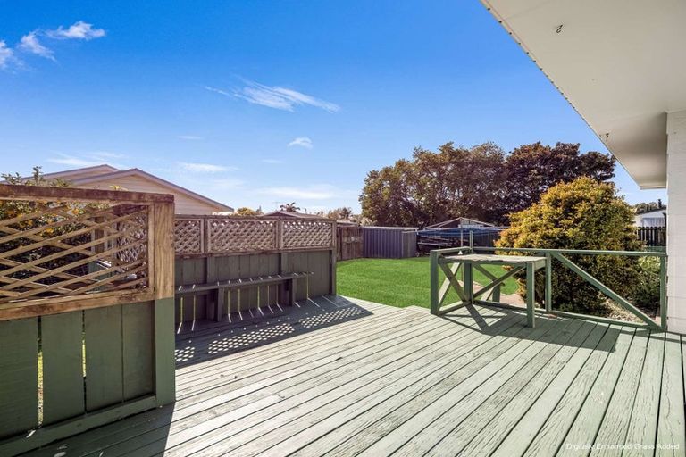 Photo of property in 2 Walton Place, Ngatea, 3503