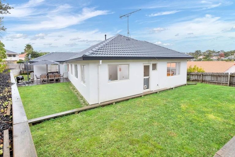 Photo of property in 35 Caversham Drive, Torbay, Auckland, 0630