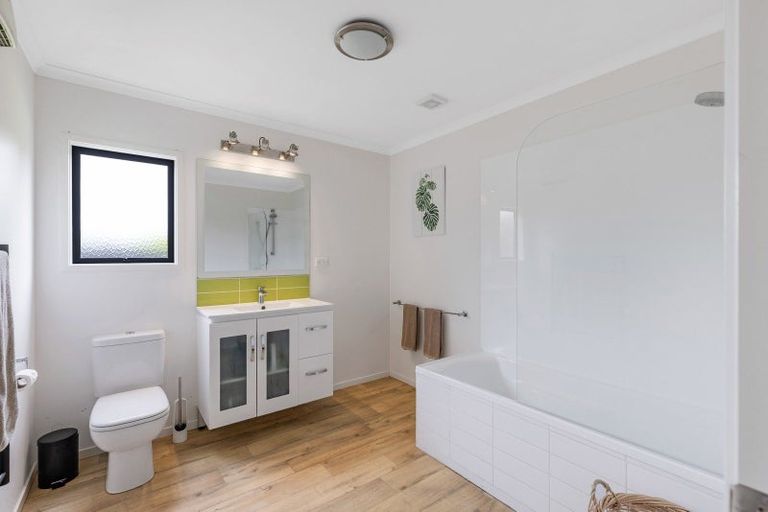 Photo of property in 94 James Line, Kelvin Grove, Palmerston North, 4414