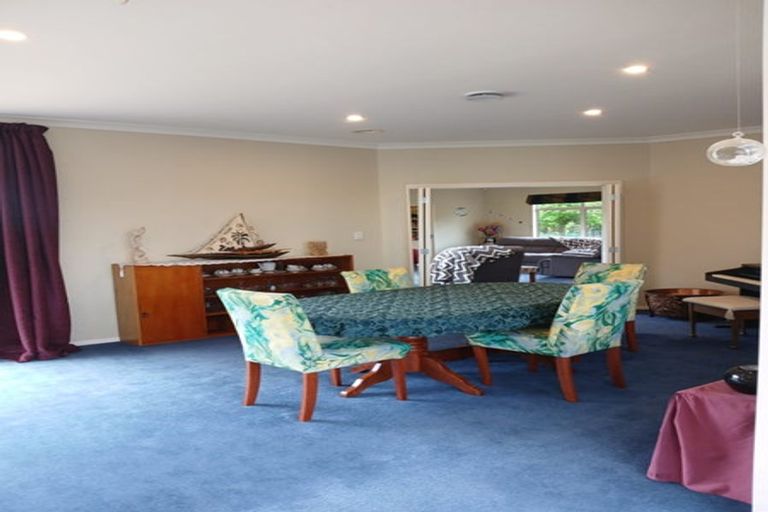 Photo of property in 92 Tutaki Road, Kelvin Grove, Palmerston North, 4470